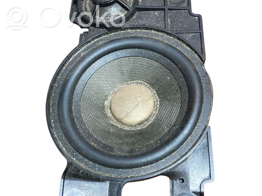 Volvo V50 Garsiakalbis panelėje 