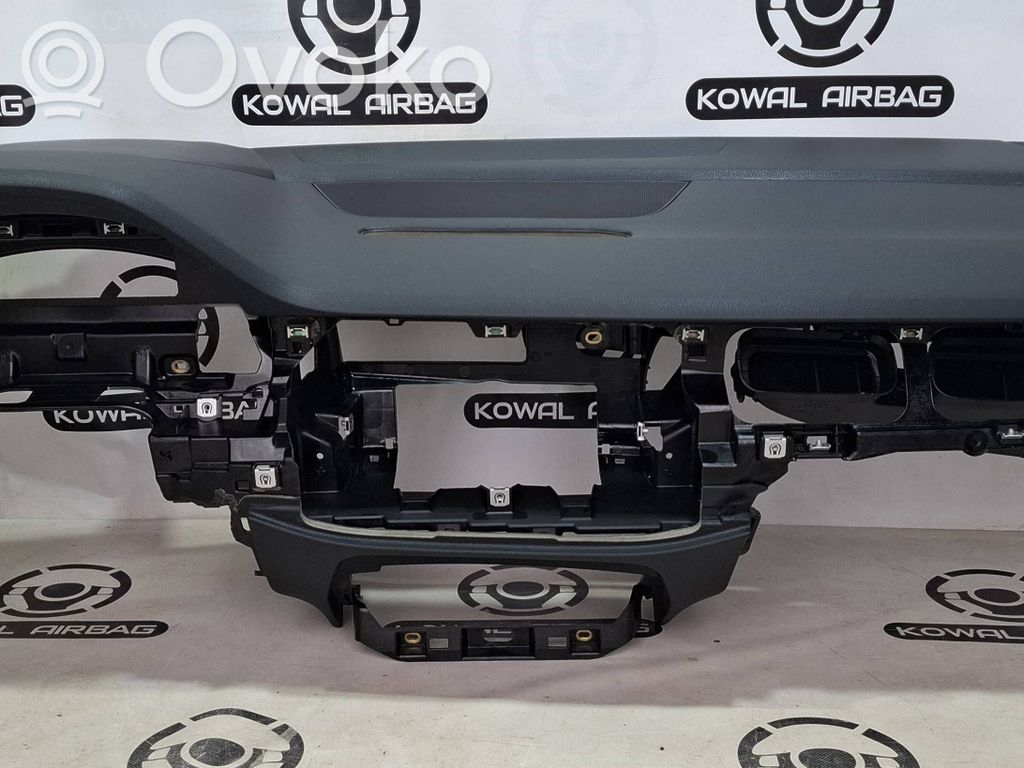 Audi Q7 4M Panelė 