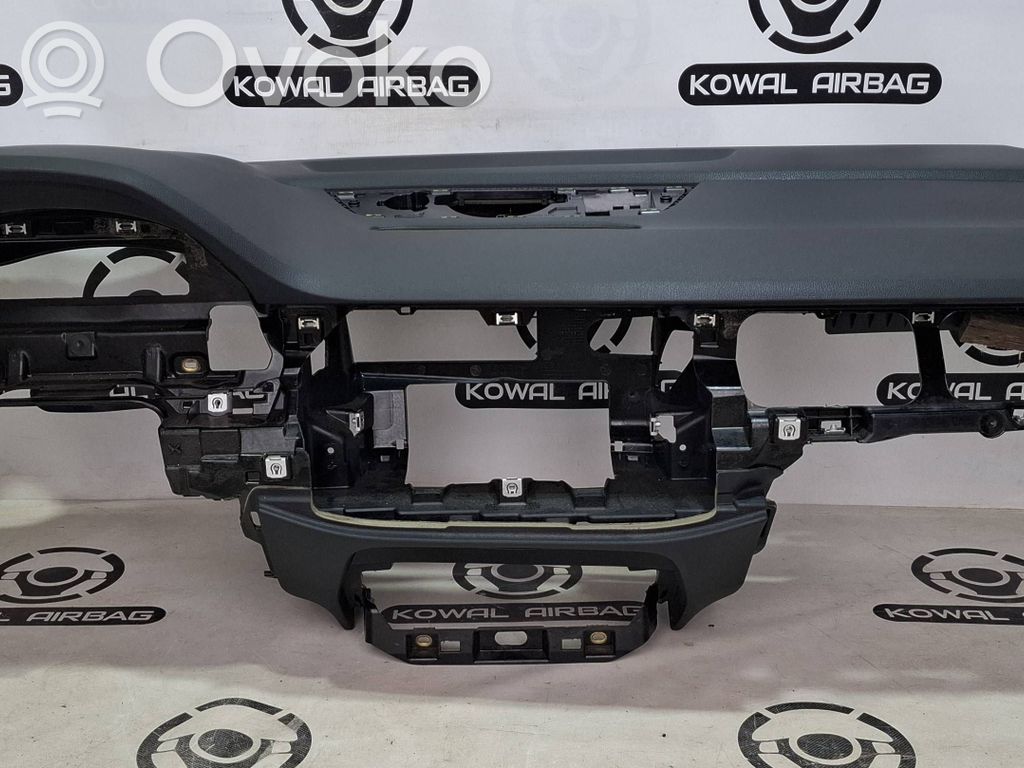 Audi Q7 4M Panelė 