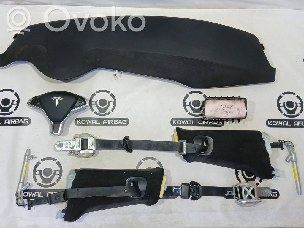 Tesla Model S Oro pagalvių komplektas su panele 