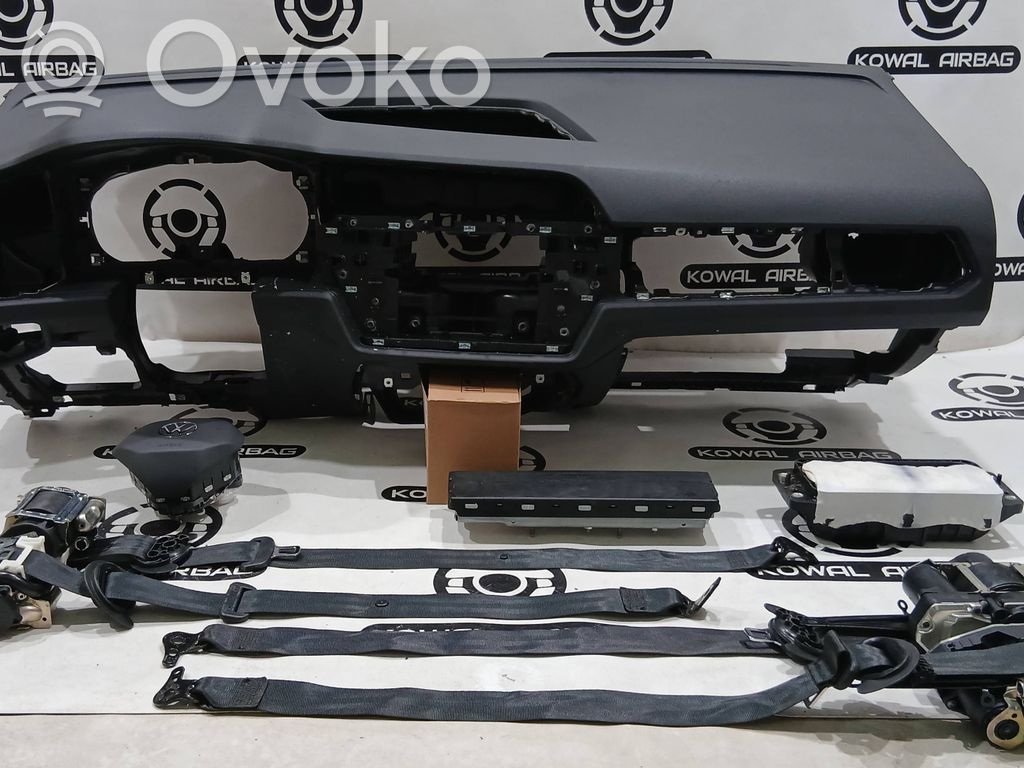 Volkswagen Touran III Deska rozdzielcza 