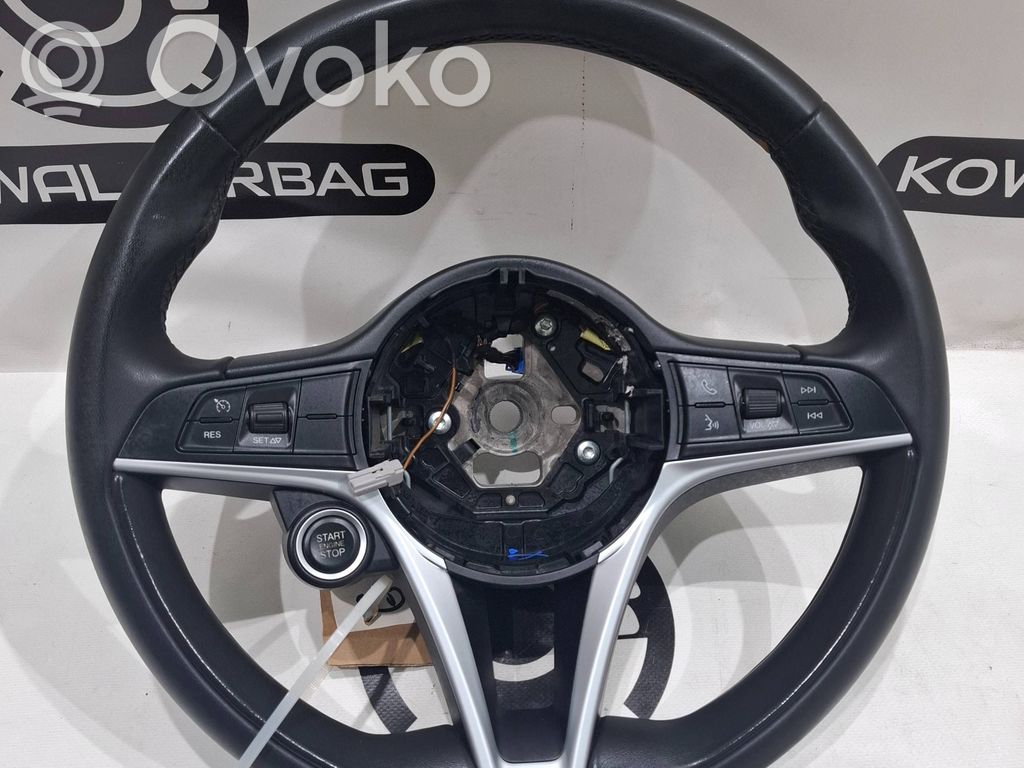 Alfa Romeo Giulia Steering wheel 