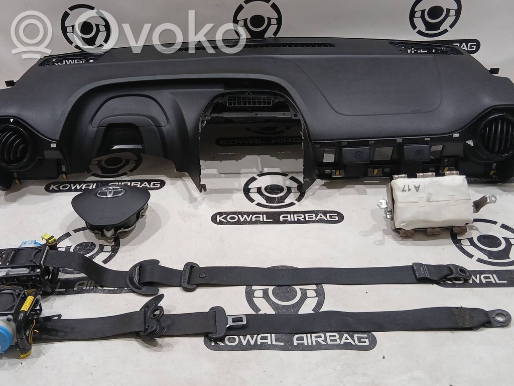 Toyota Aygo AB40 Deska rozdzielcza 