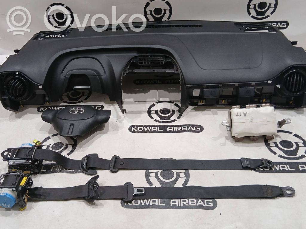 Toyota Aygo AB40 Deska rozdzielcza 