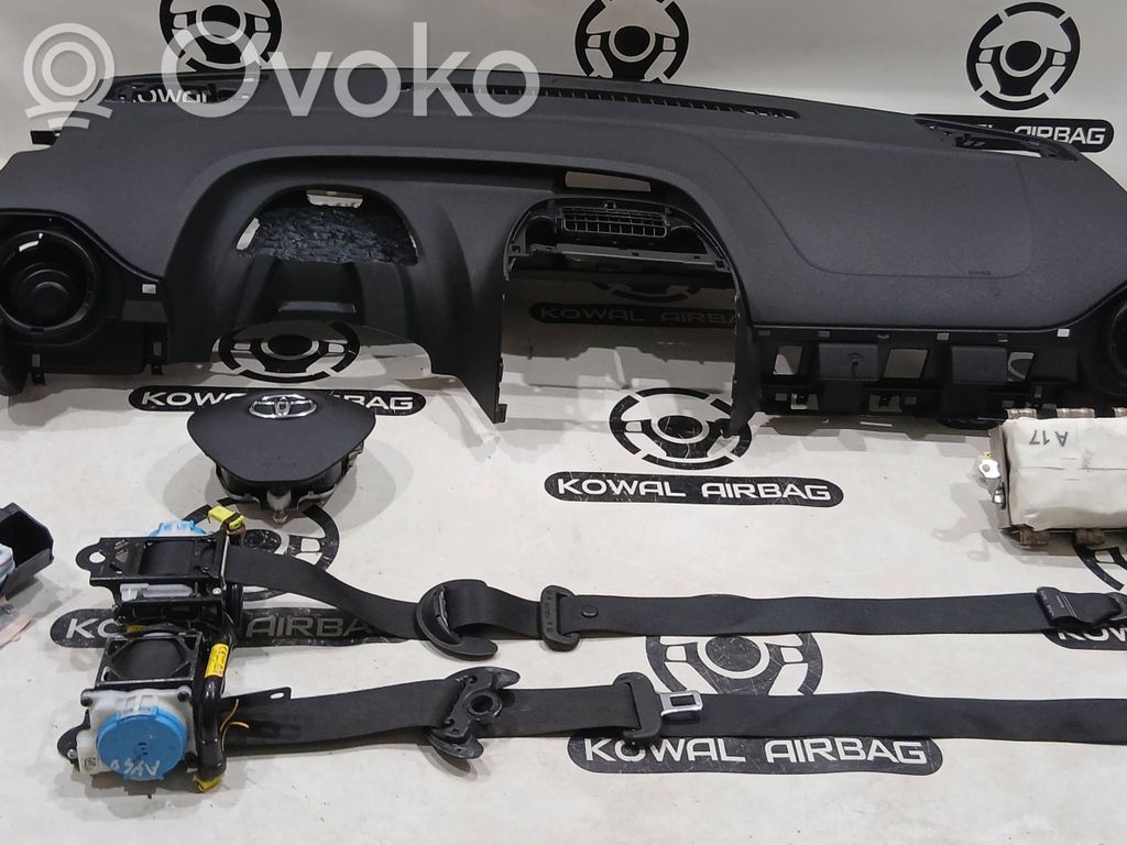 Toyota Aygo AB40 Deska rozdzielcza 