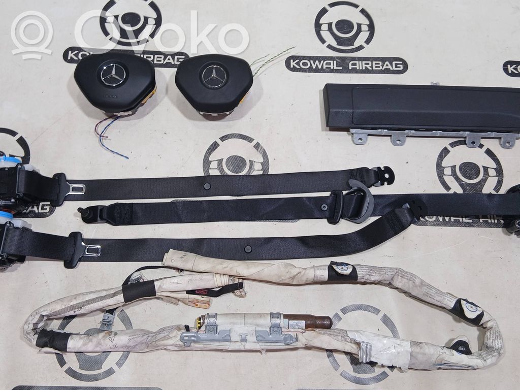 Mercedes-Benz GLA W156 X156 Zestaw pasów bezpieczeństwa 