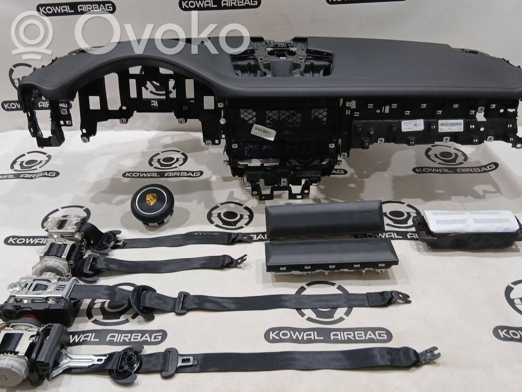 Porsche Cayenne (9Y0 9Y3) Deska rozdzielcza 