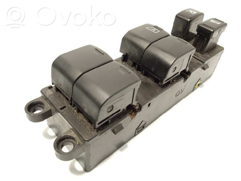 Subaru Legacy Electric window control switch 
