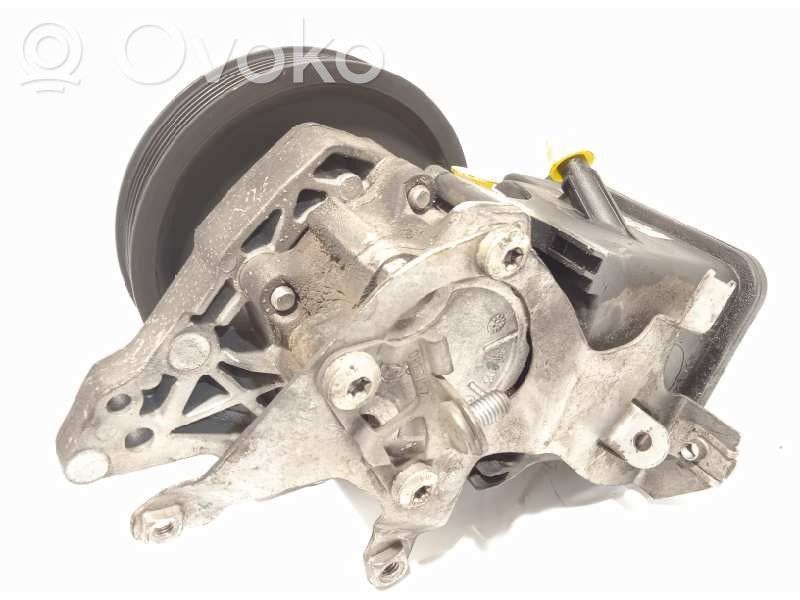BMW X3 E83 Power steering pump 