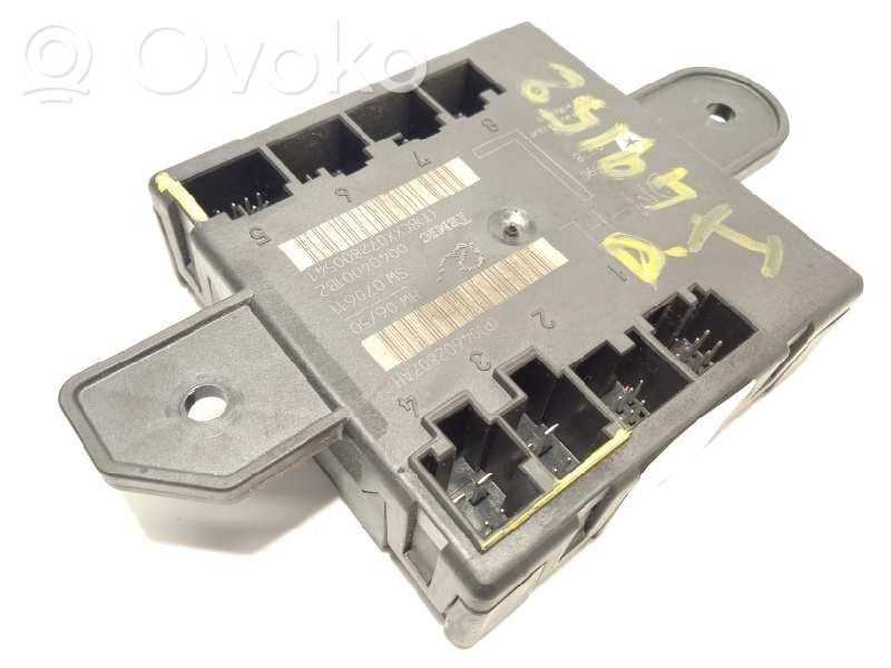 Chrysler Grand Voyager V Unité de commande module de porte 