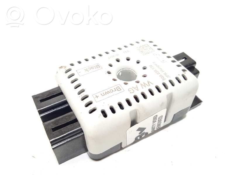 Otras unidades de control/módulos   5Q0035570