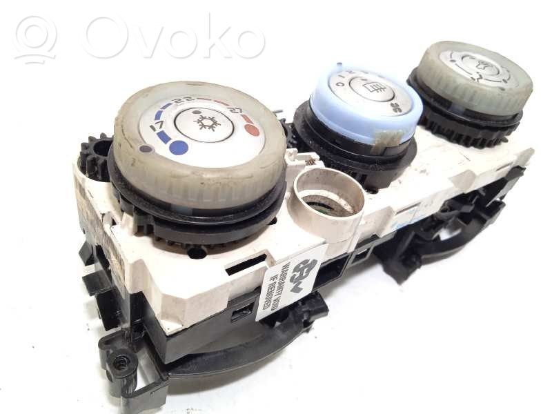 Mitsubishi Colt Air conditioner control unit module 
