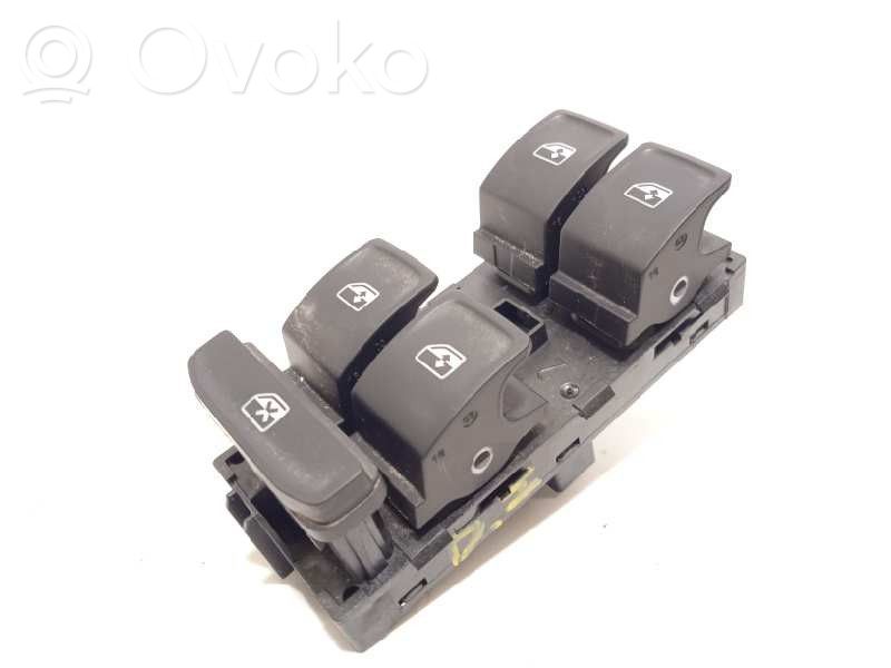 Skoda Fabia Mk3 (NJ) Electric window control switch 