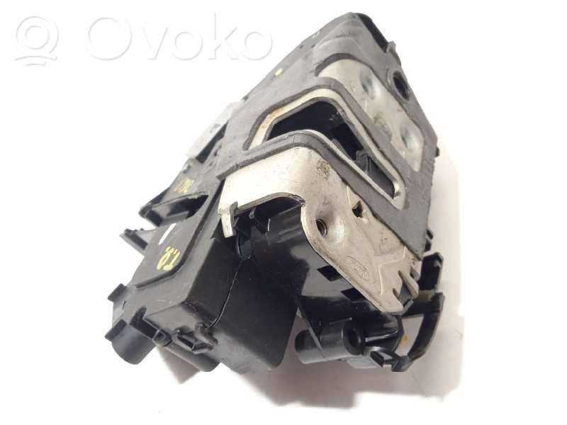 Ford S-MAX Takaoven lukko 