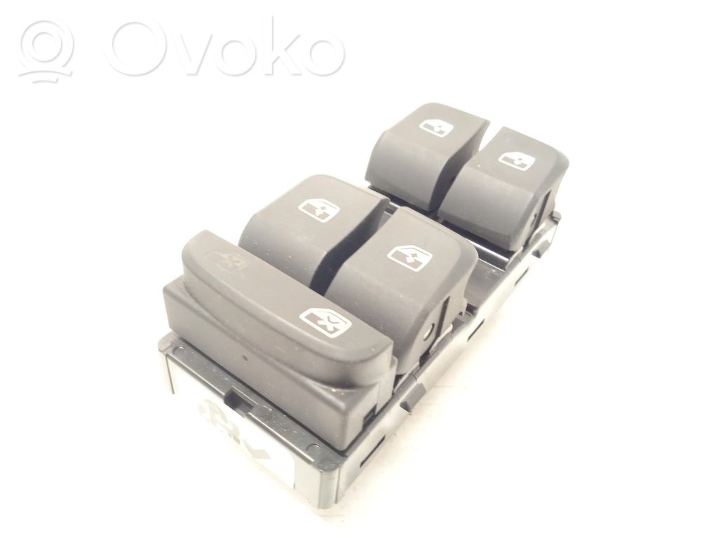 Audi Q2 - Electric window control switch 