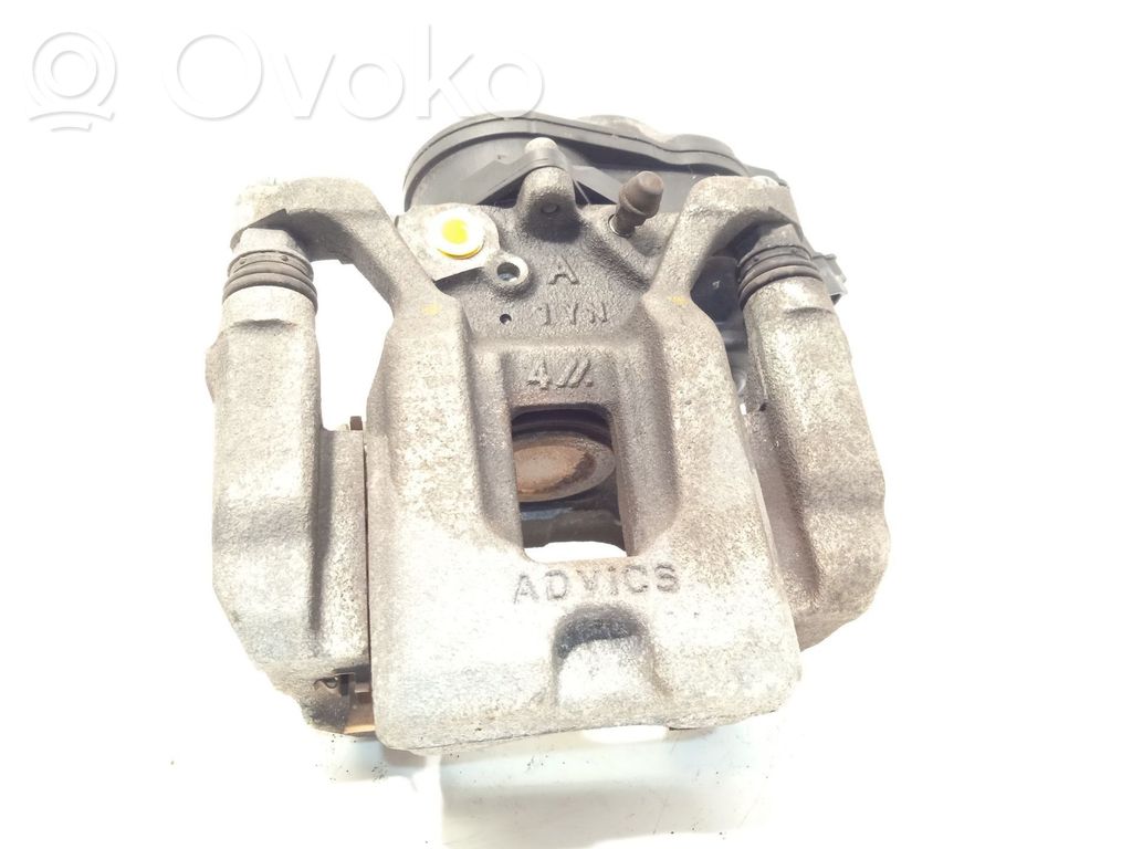 Toyota RAV 4 (XA50) Tylny zacisk hamulcowy 
