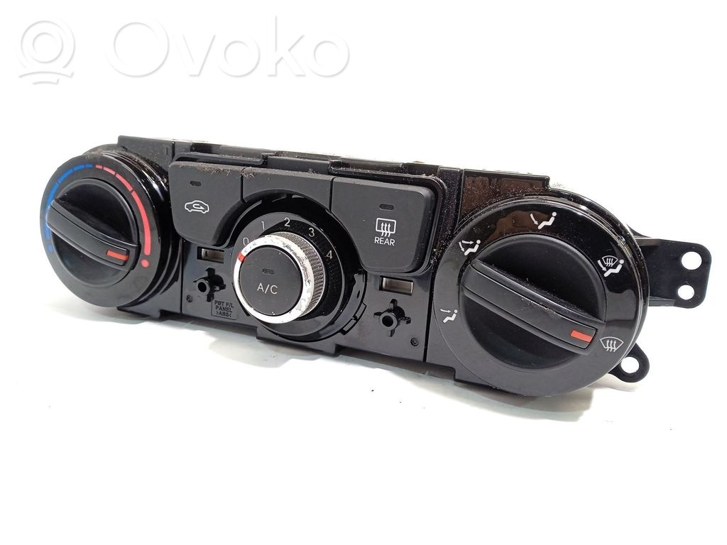 Hyundai i20 (PB PBT) Panel klimatyzacji 