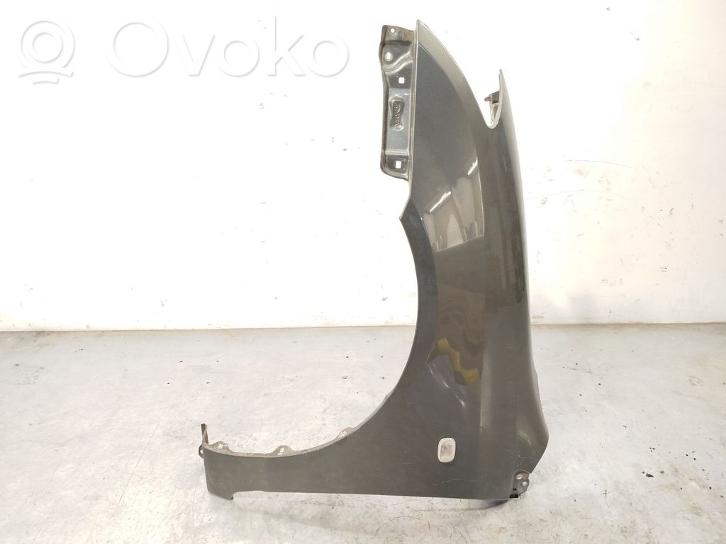 Toyota Corolla Verso E121 Spārns 