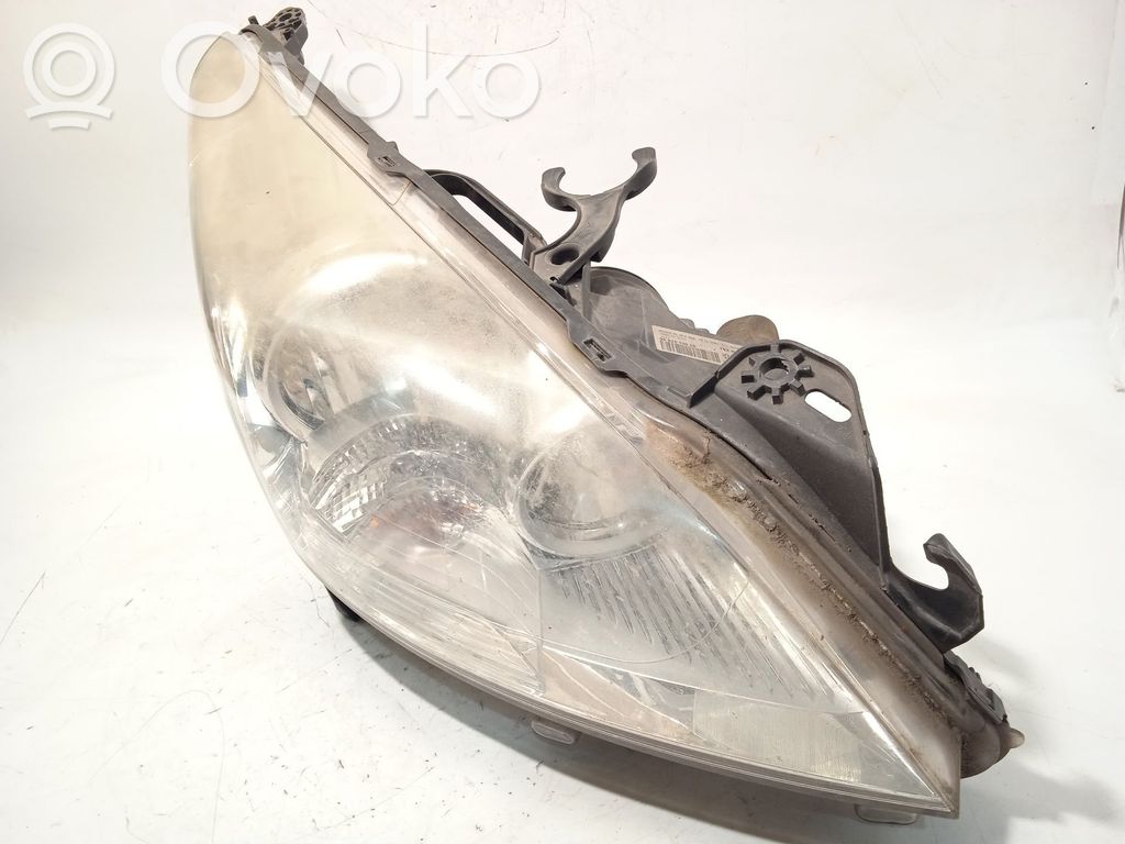 Peugeot 5008 Lampa przednia 
