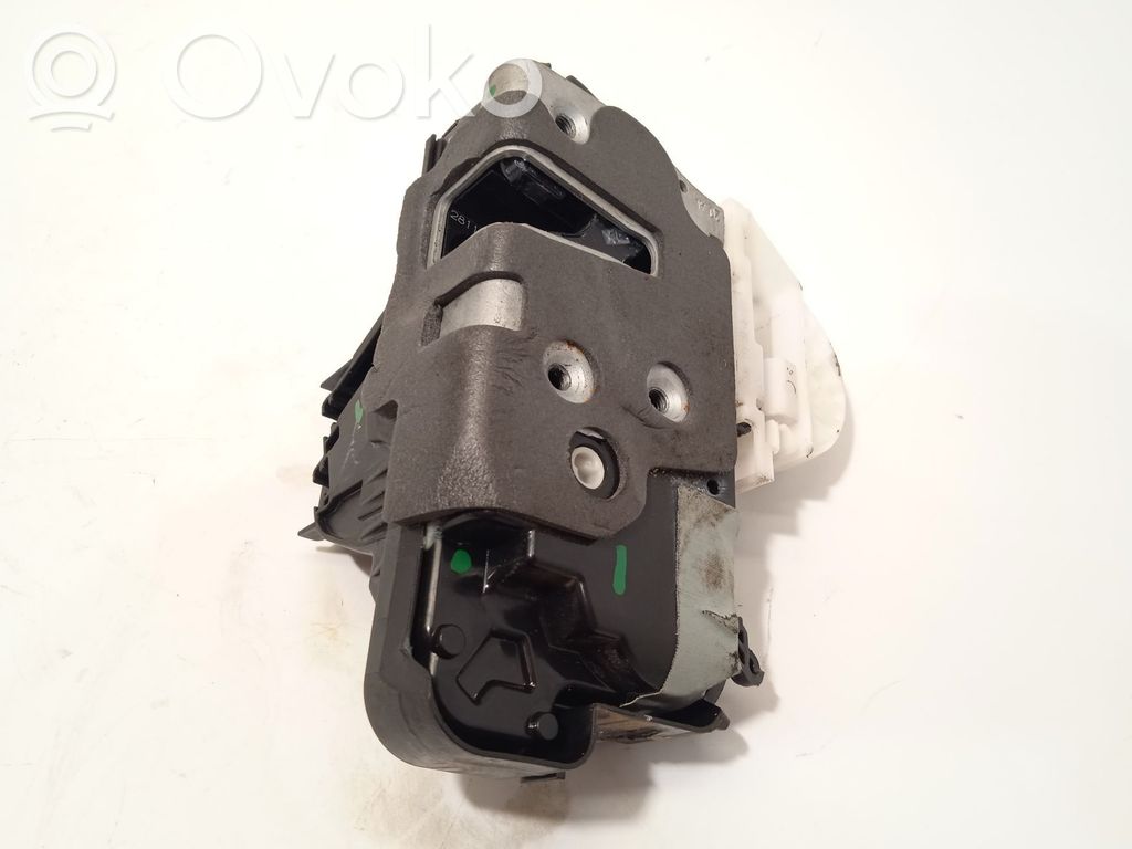 Ford Focus Priekšpusē slēdzene 