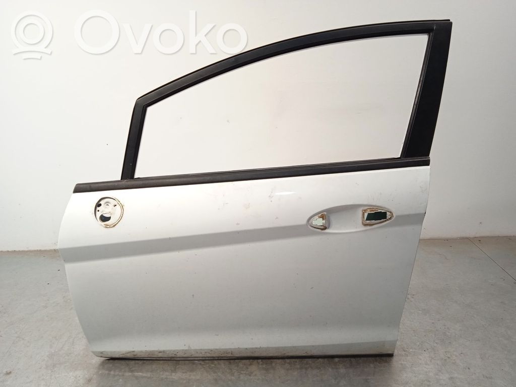 Ford Fiesta Дверь 