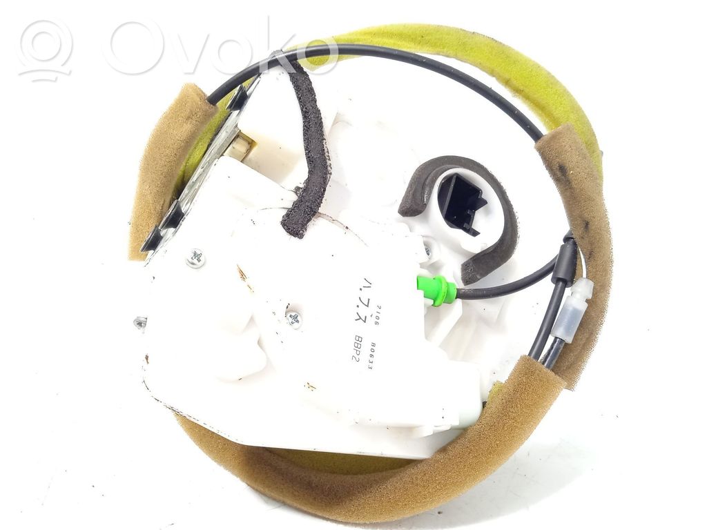 Mazda 3 II Front door lock 
