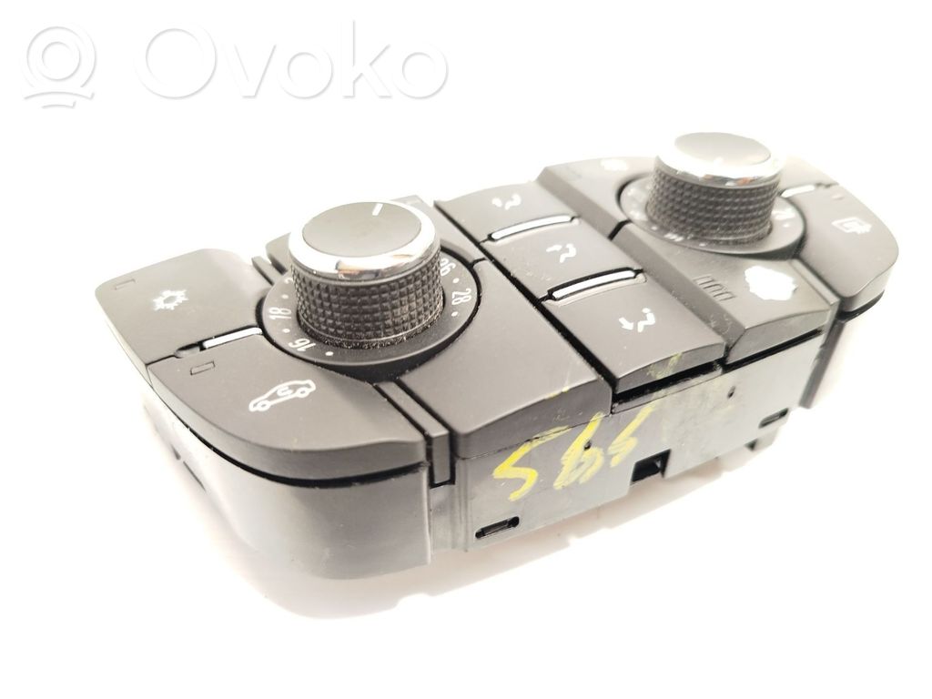 Opel Astra H Climate control unit 