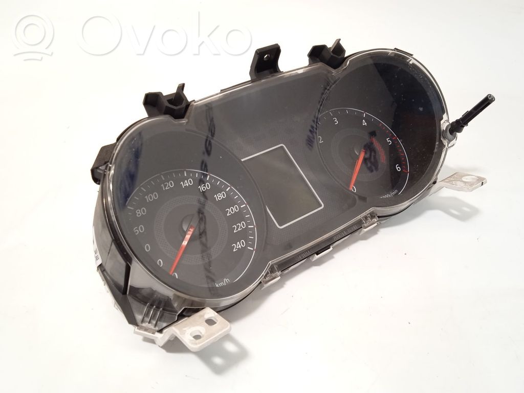 Mitsubishi Lancer X Geschwindigkeitsmesser Cockpit 