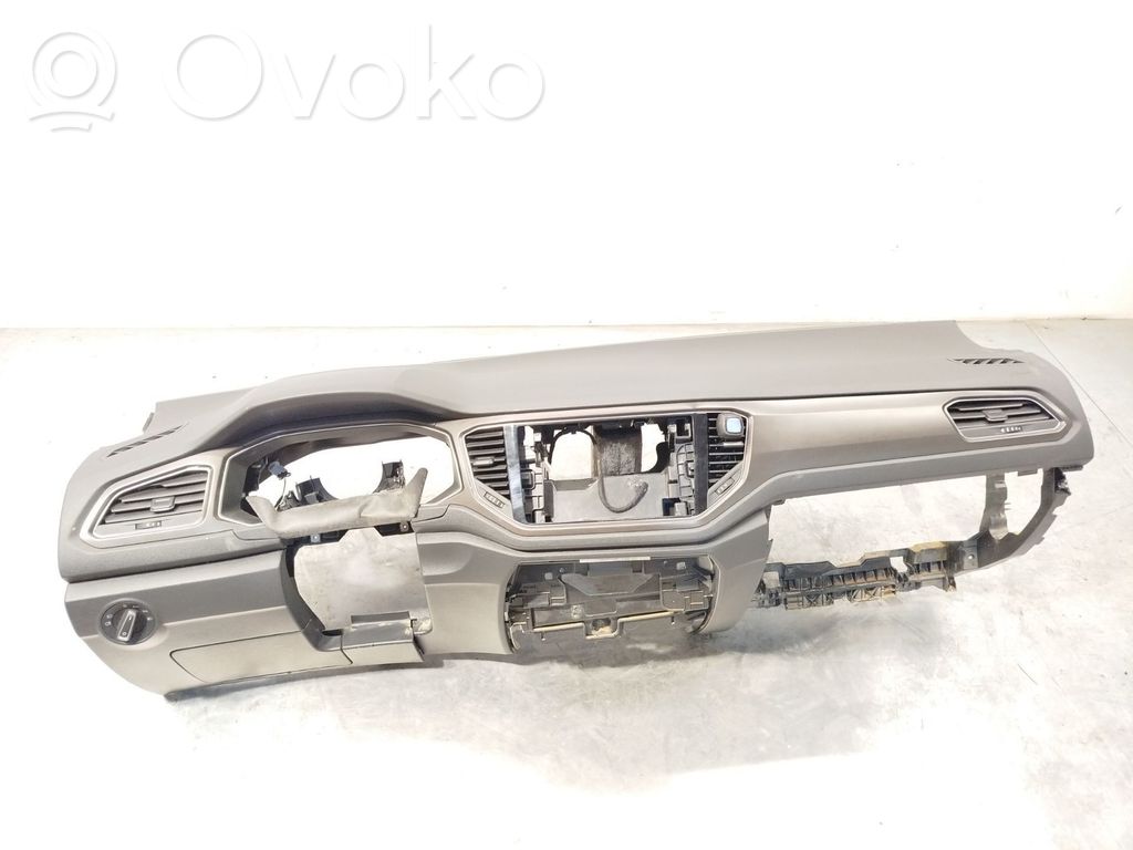 Deska rozdzielcza   2GA857003A82V,2GA880504D,5TA880201ACHVF