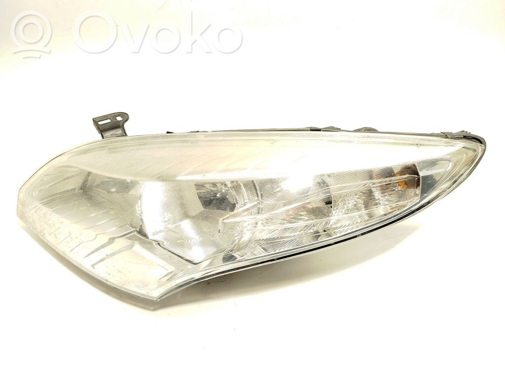 Renault Megane III Lampa przednia 