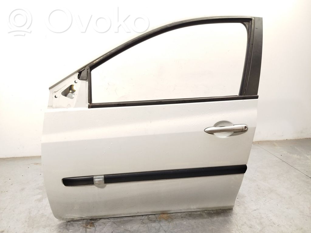Renault Clio III Puerta delantera 