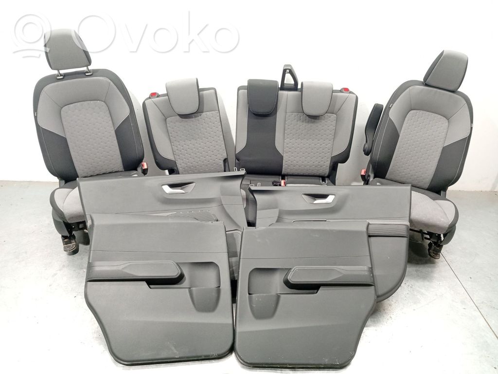 Ford Tourneo Istuinsarja 