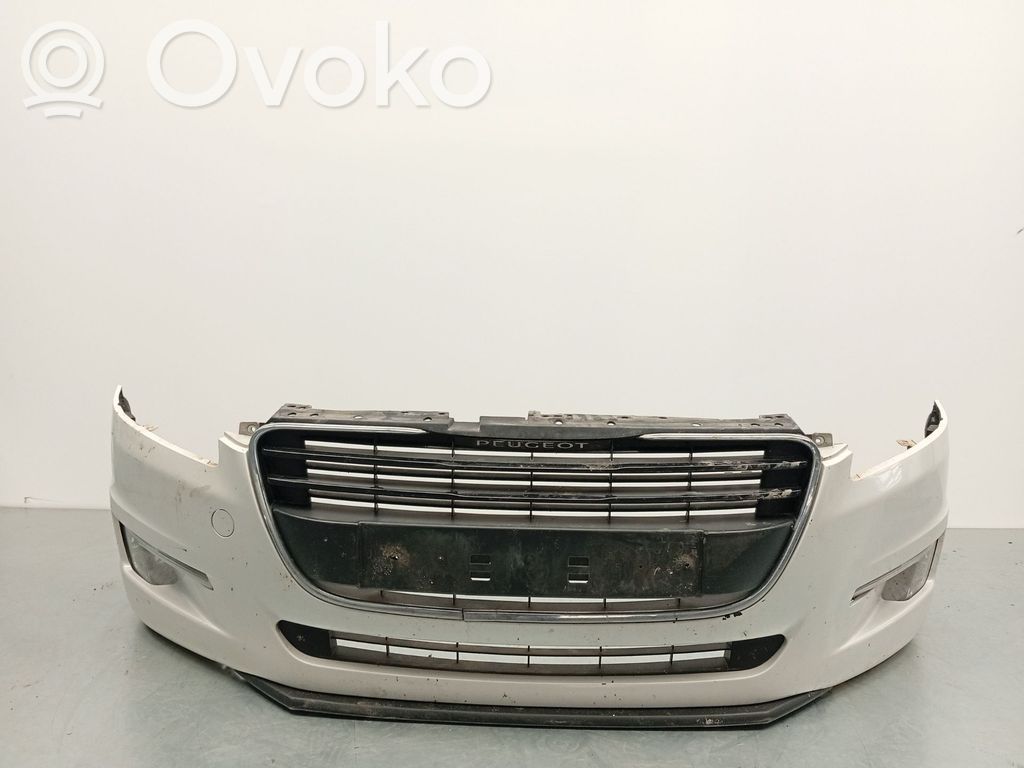 Peugeot 508 Parachoques delantero 