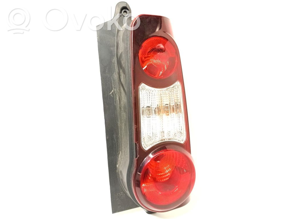 Luz trasera/de freno   1680022880