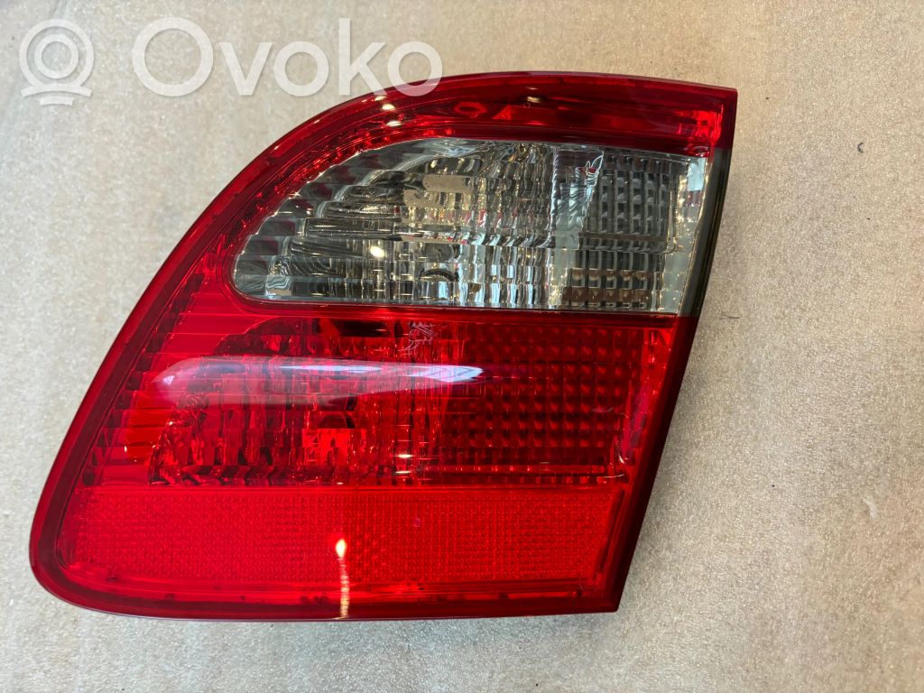 Mercedes-Benz E W211 Lampy tylnej klapy bagażnika 