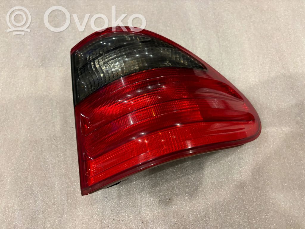 Mercedes-Benz E W210 Lampa tylna 