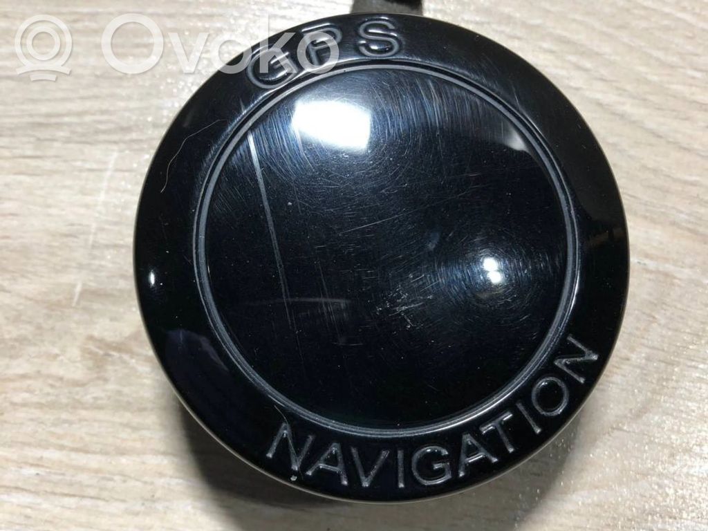 Audi A6 S6 C5 4B GPS-pystyantenni 