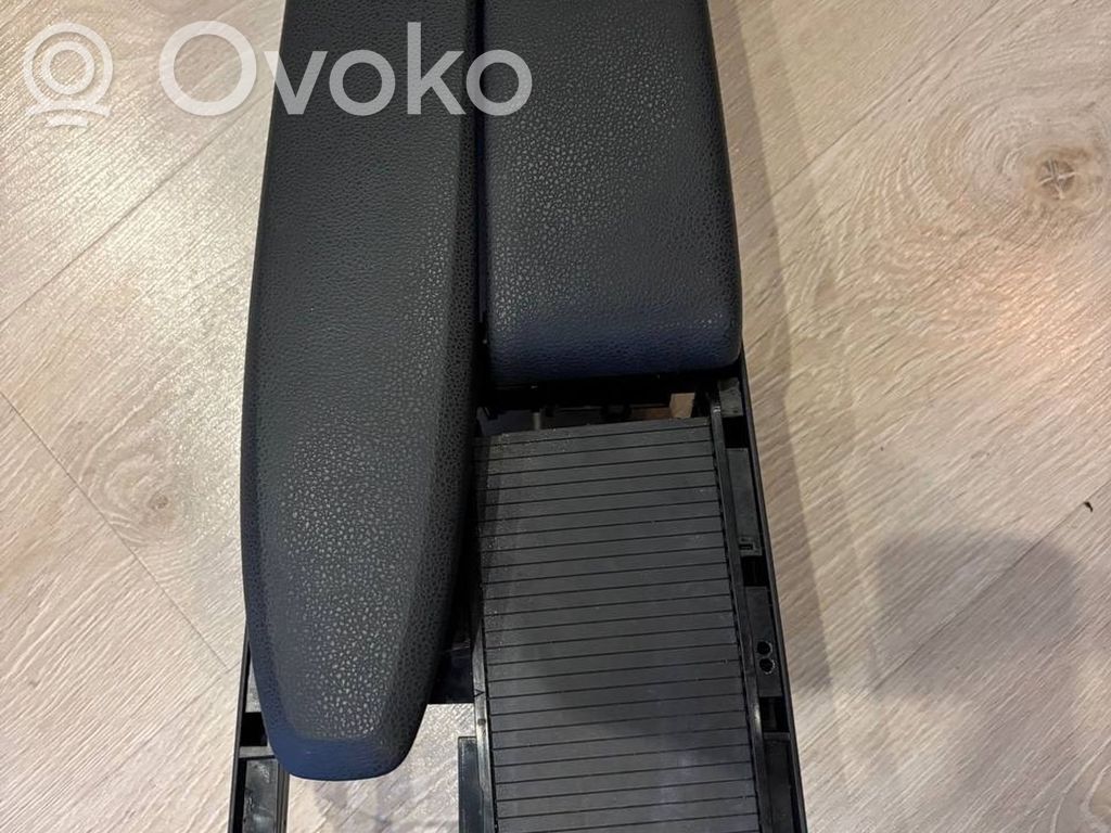 Mercedes-Benz C W204 Podłokietnik tunelu środkowego 