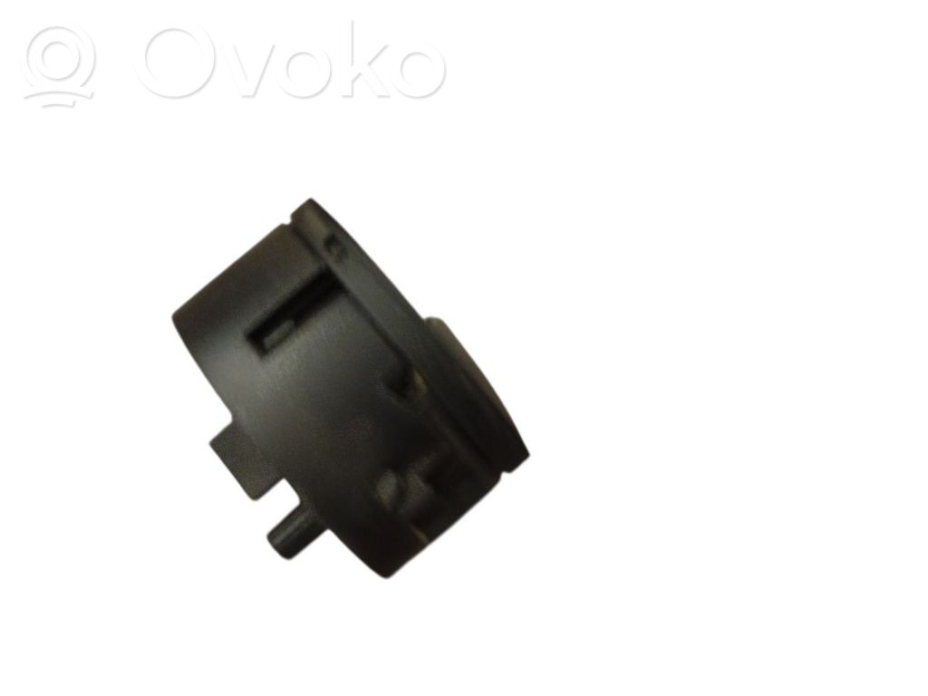 Mercedes-Benz E W211 Tailgate opening switch 