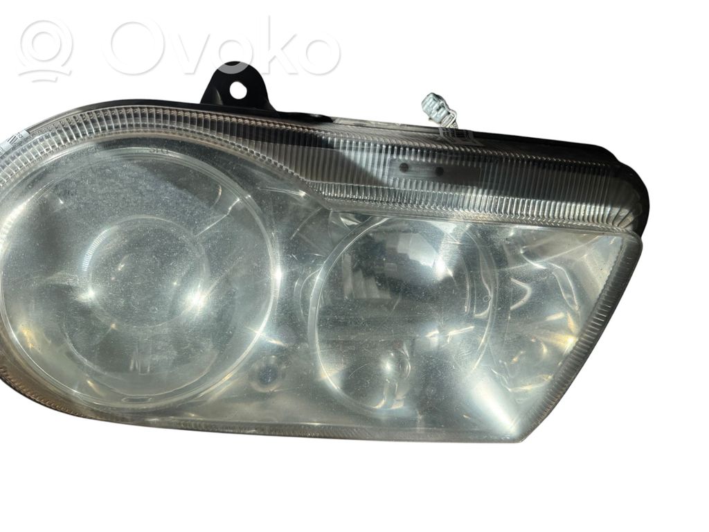 Chrysler 300 - 300C Phare frontale 