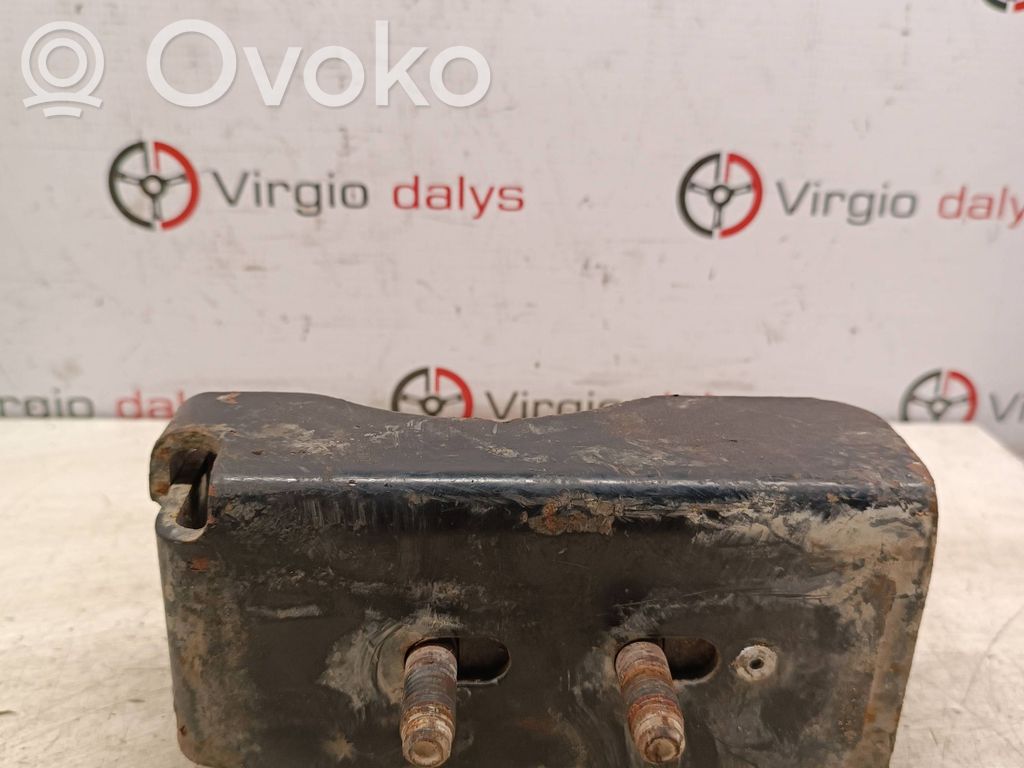 Iveco Daily 35 - 40.10 Engine mount bracket 