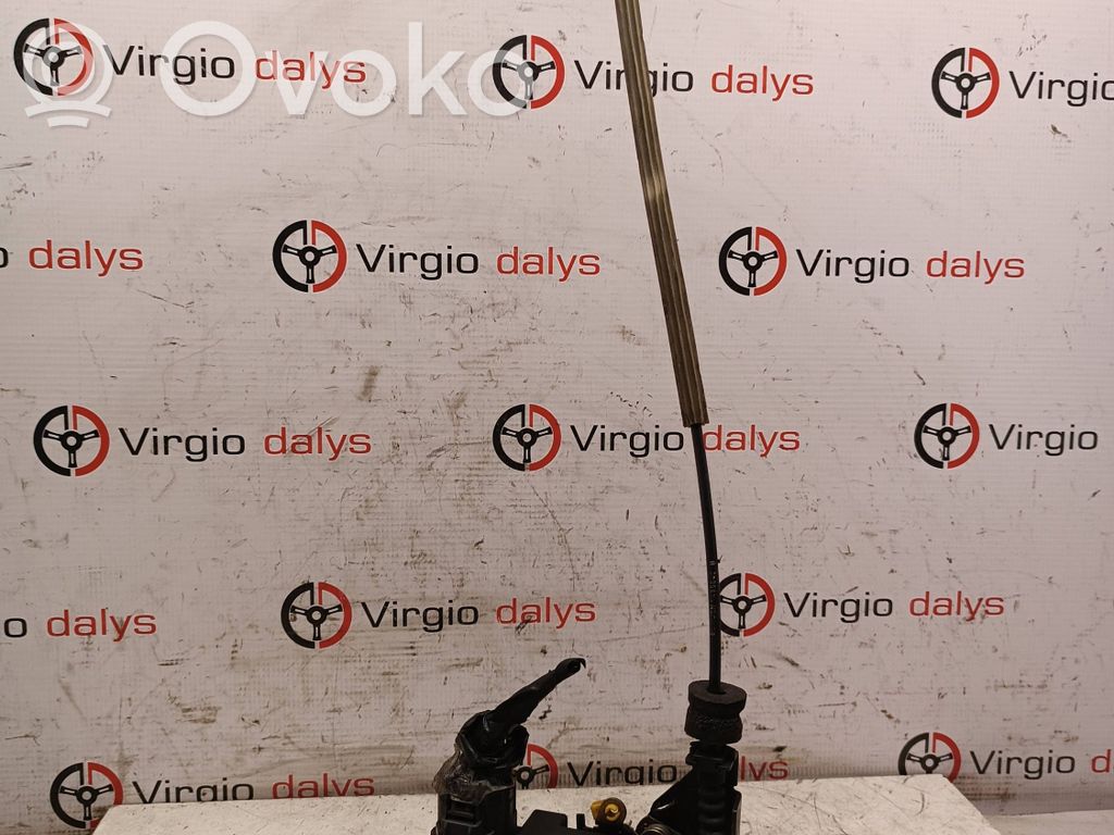 Volvo S80 Priekšpusē slēdzene 