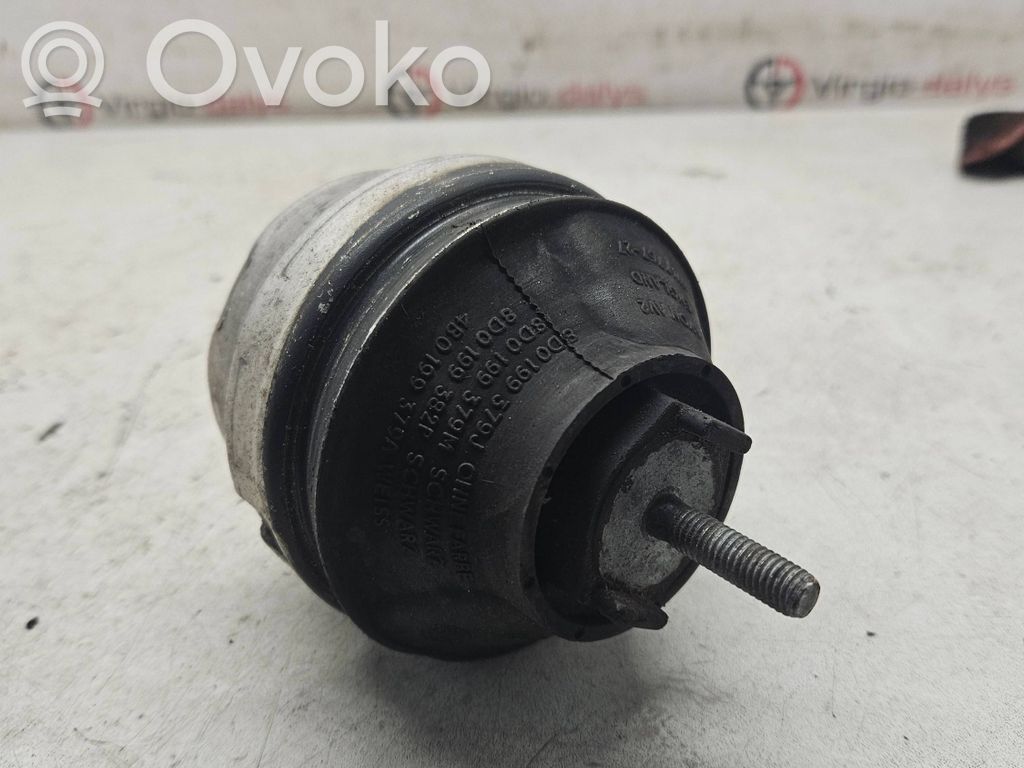 Volkswagen PASSAT B5 Engine mount bracket 