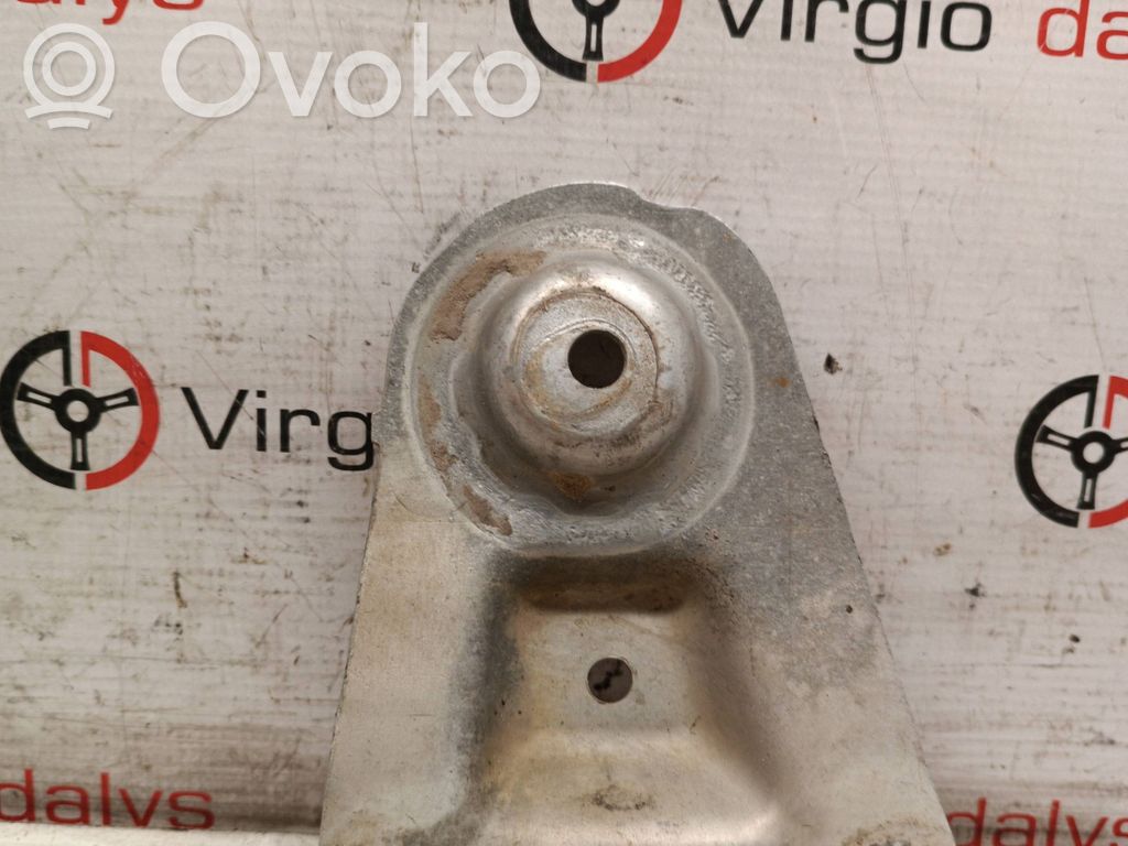 Audi A6 S6 C5 4B Engine mounting bracket 