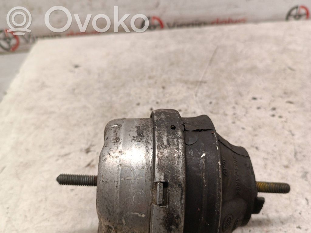 Audi A4 S4 B5 8D Dzinēja spilvens 