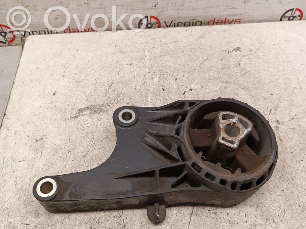 Chevrolet Cruze Engine mount bracket 