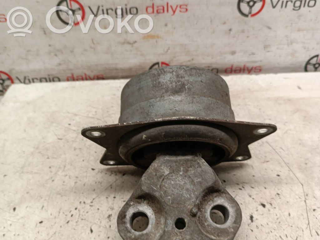 Opel Vectra C Engine mount bracket 
