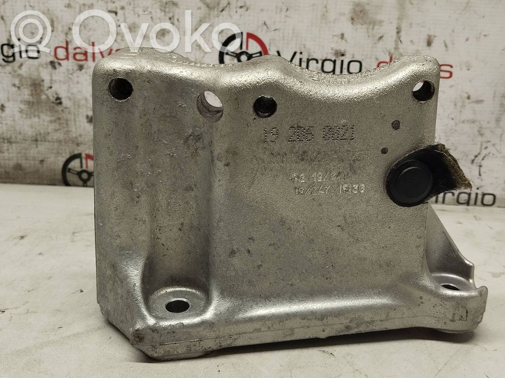 Engine mounting bracket   18915910,AC42200