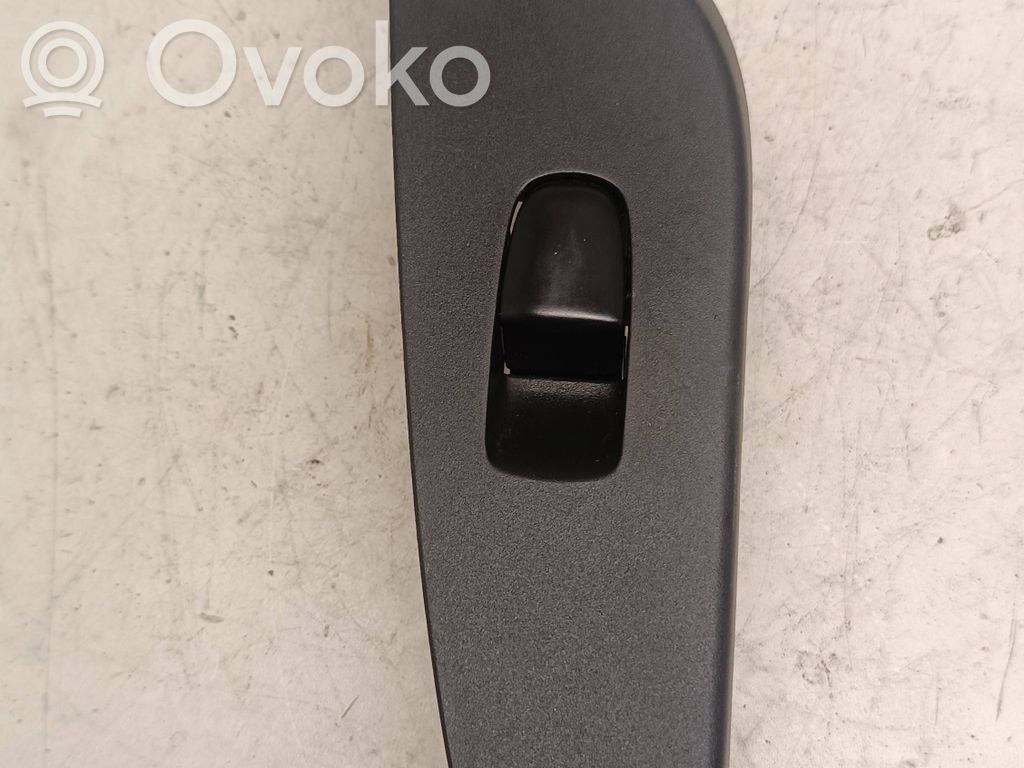 Nissan Pulsar Electric window control switch 