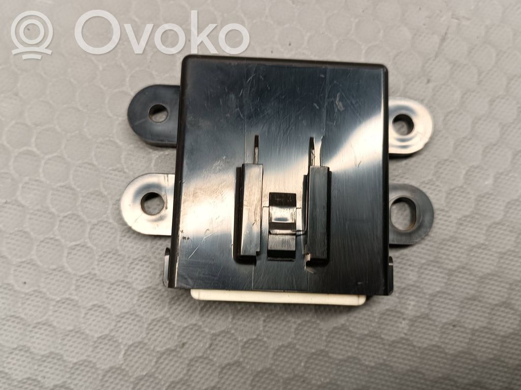 Mitsubishi L200 Other control units/modules 